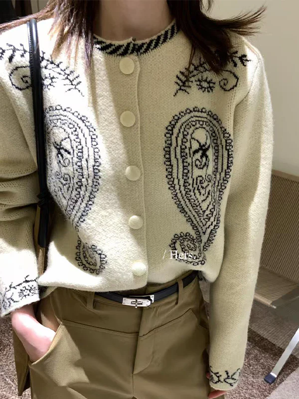 Cashew Flower Pattern Sweaters - Image 2