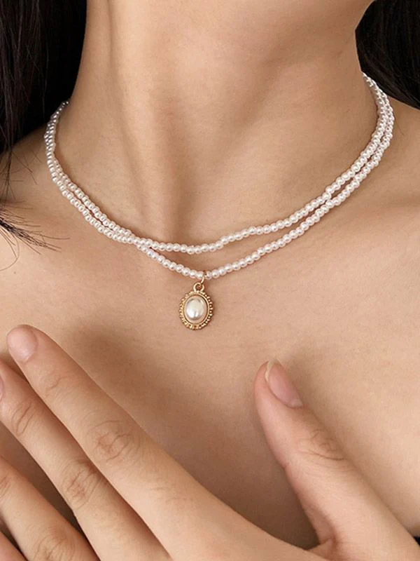 Faux Pearl Pendant Double Layered Necklace - Image 2