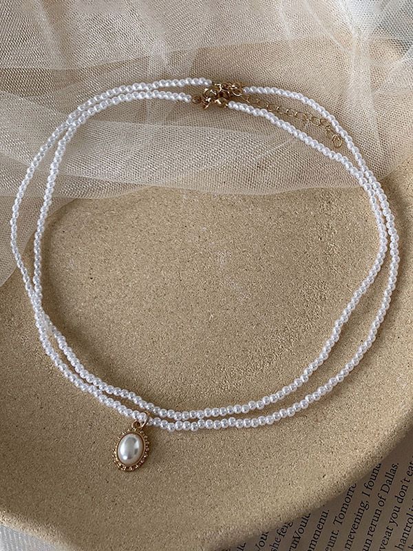 Faux Pearl Pendant Double Layered Necklace - Image 3