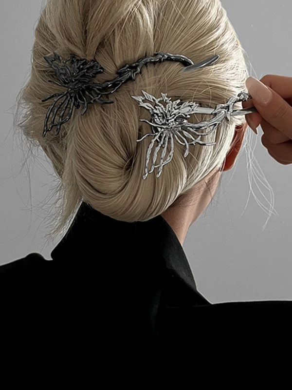Grungy Butterfly Pattern Hair Clip - Image 3