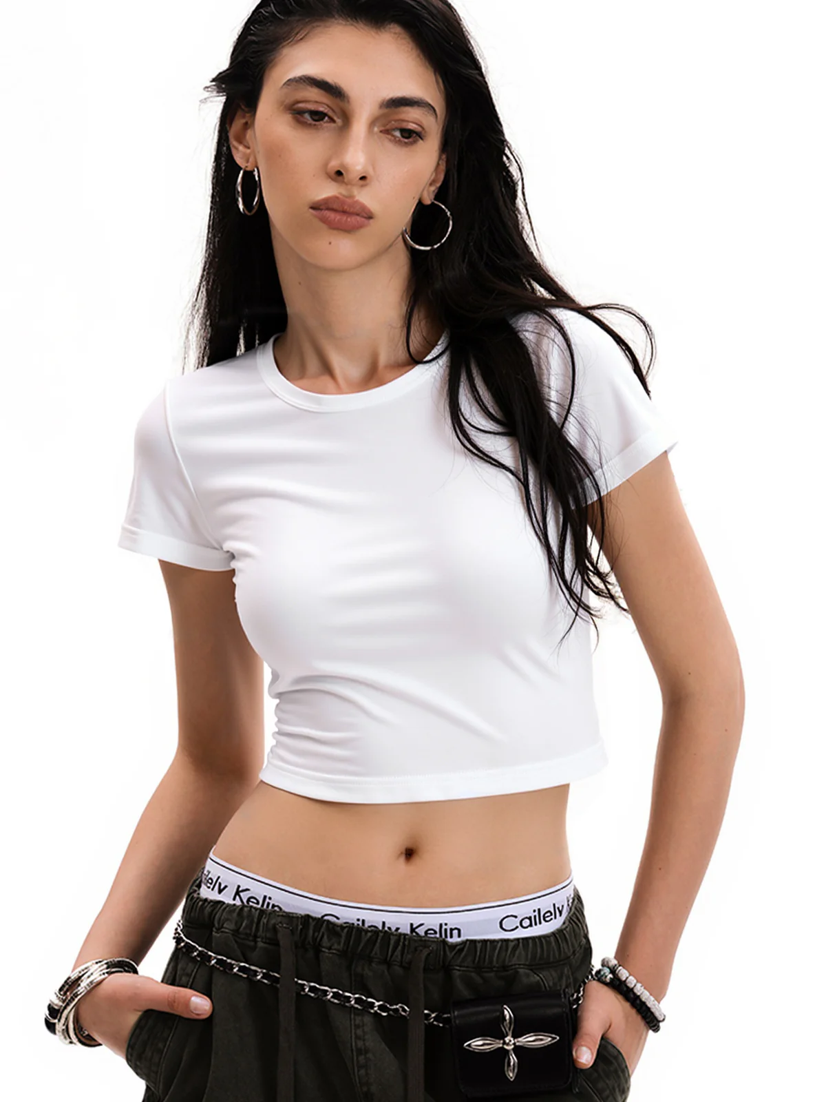 Solid Color Round Neck Short Sleeve Tee - Image 3