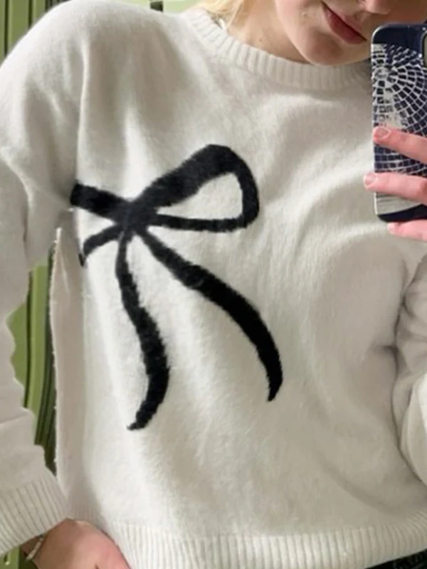 Large Bow Print Pullover Sweater - Image 4