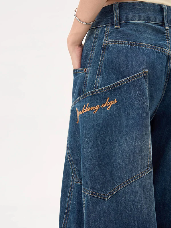 Large Pocket Wide Scimitar Boyfriend Jeans - Image 4