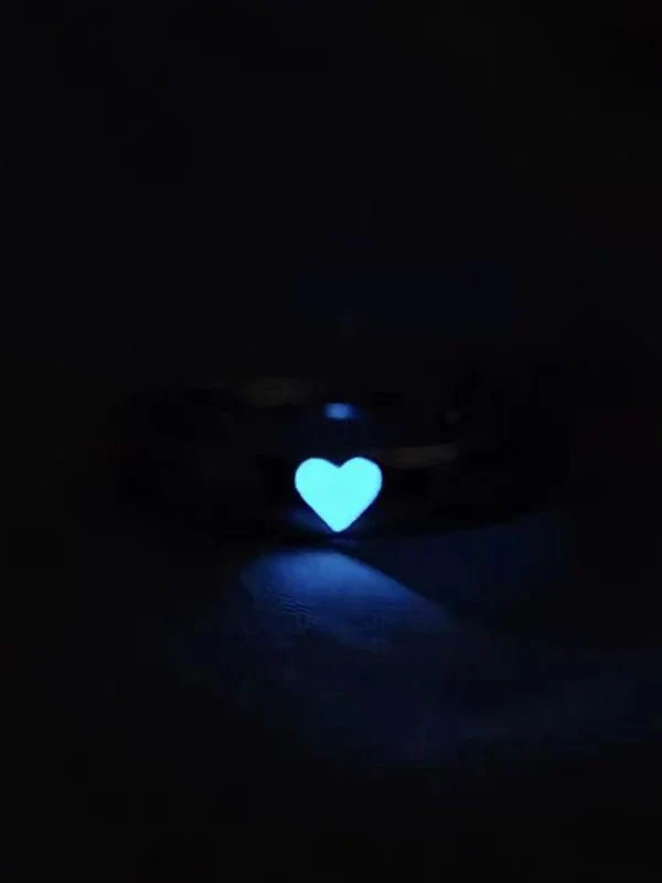 Luminous Heart Pattern Cuff Ring - Image 3