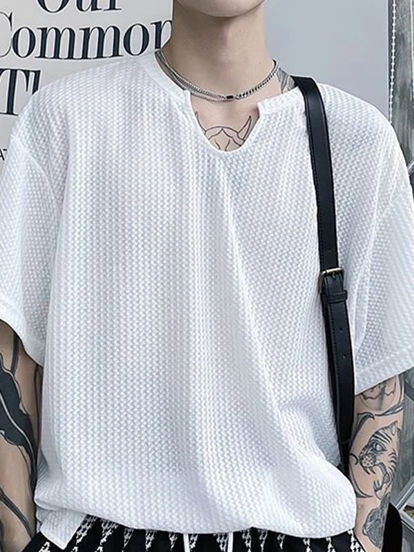Men's Solid Mesh Notched Neck Short Sleeve Tee - Image 3