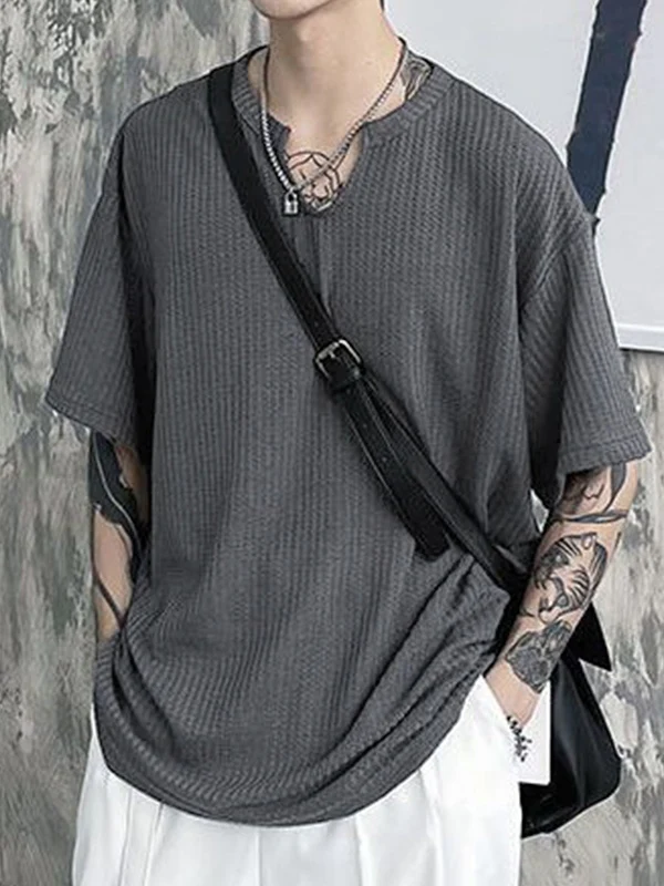 Men's Solid Mesh Notched Neck Short Sleeve Tee - Image 8