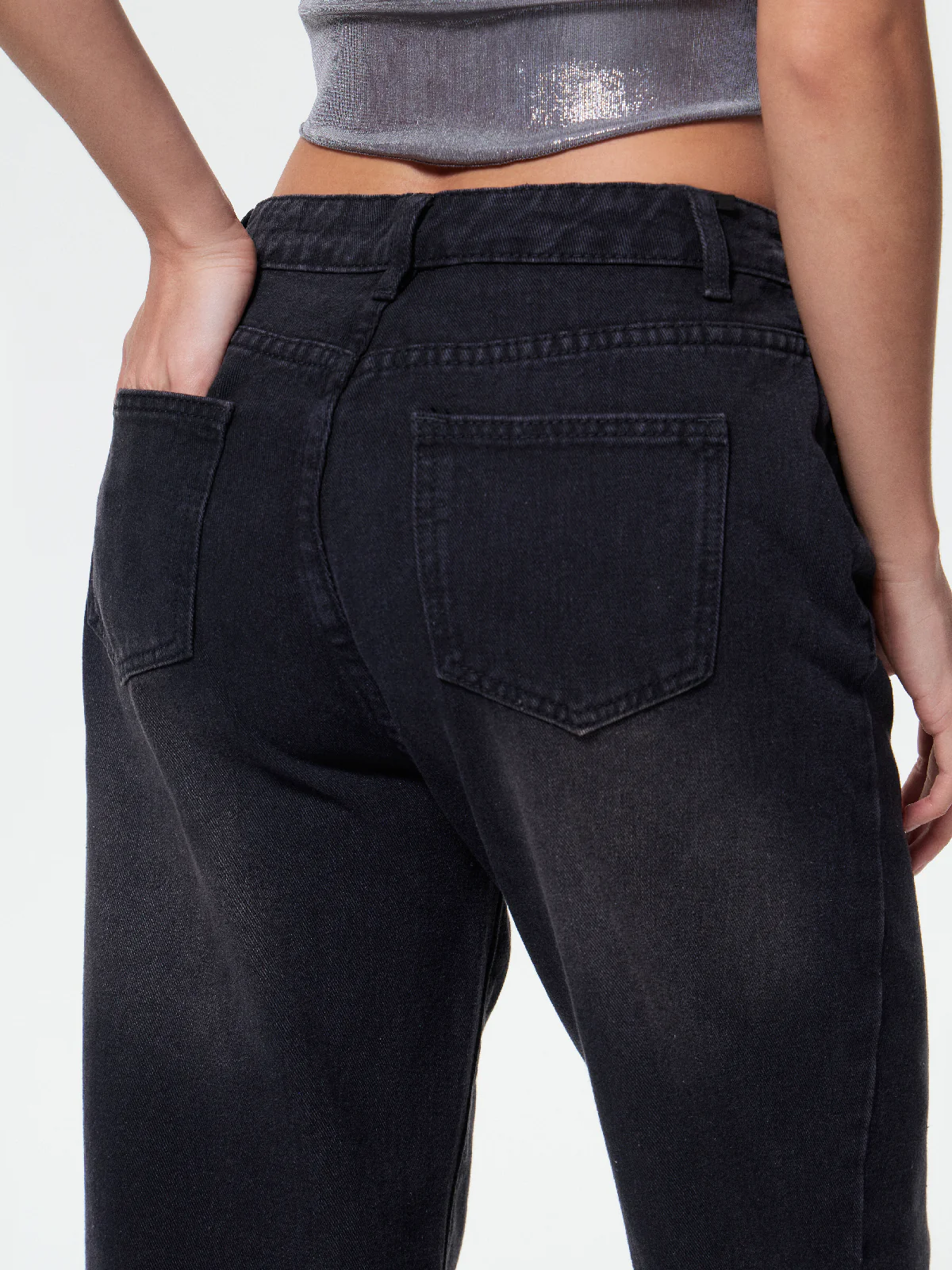 Pocket Design Blue Wash Boyfriend Jeans - Image 5