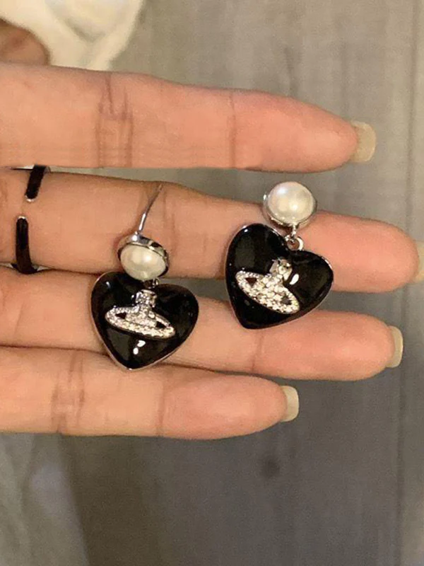 Black Heart With Diamond Earring - Image 3