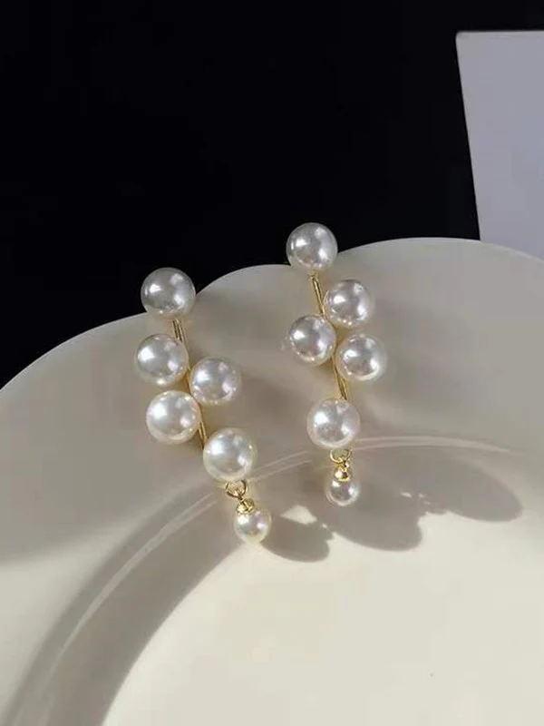 Retro Faux Pearl Earrings - Image 3