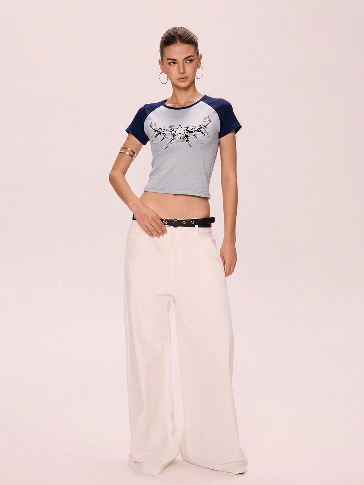Retro Star Raglan Sleeve Cropped Top - Image 3