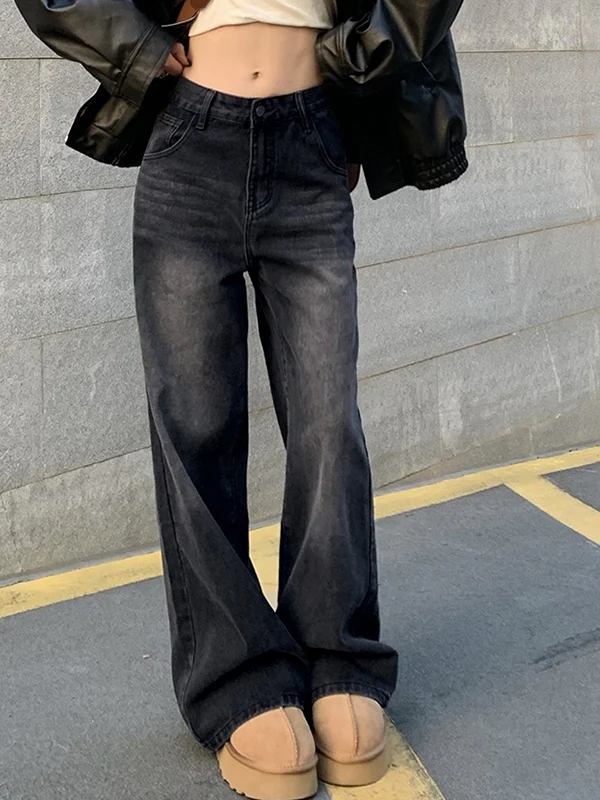 Vintage Black Wash Boyfriend Jeans - Image 4