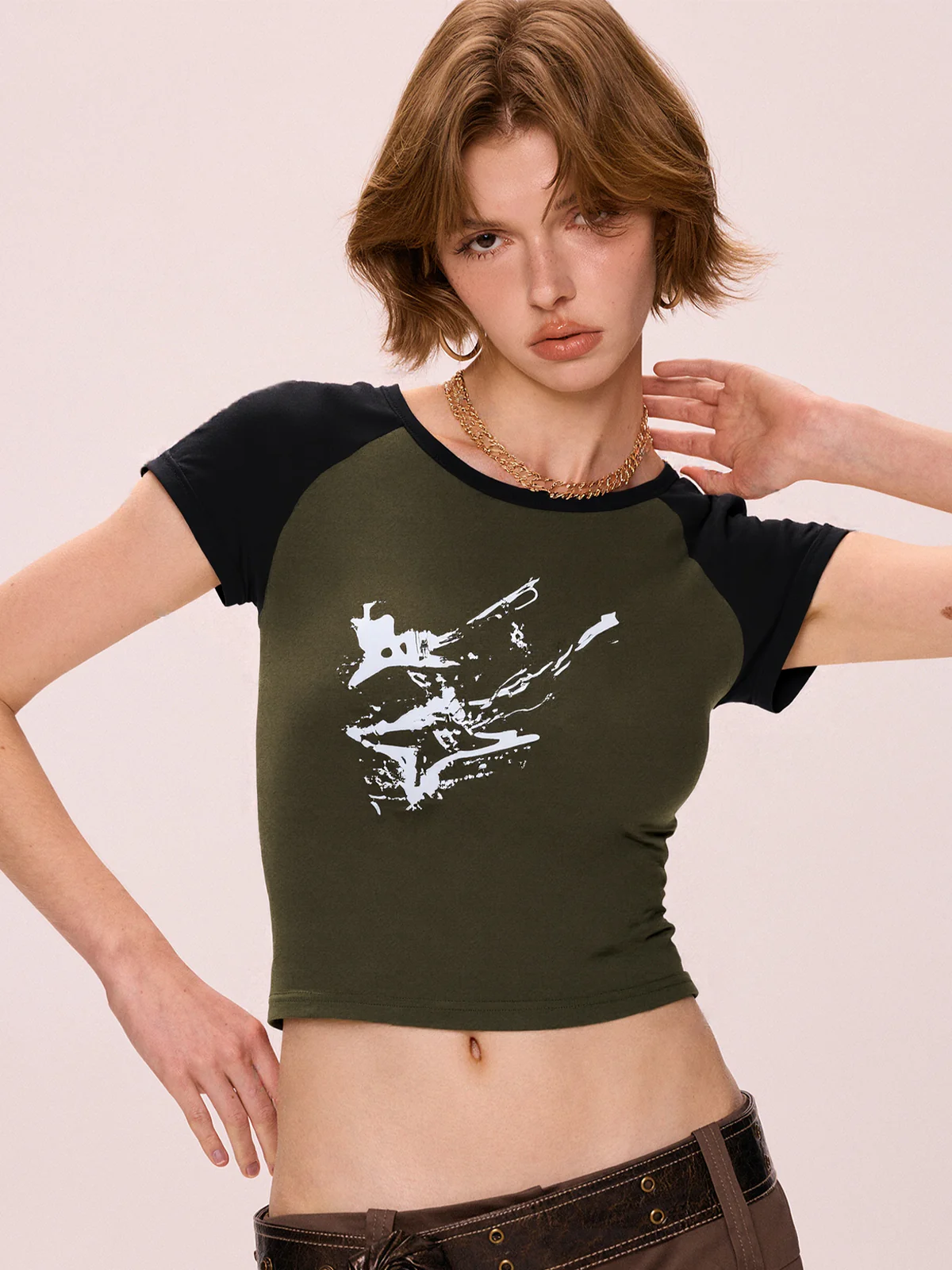 Vintage Guitar Raglan Sleeve Crop Top - Image 4