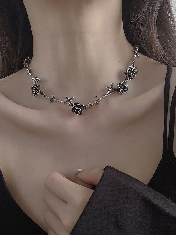 Vintage Rose Design Necklace
