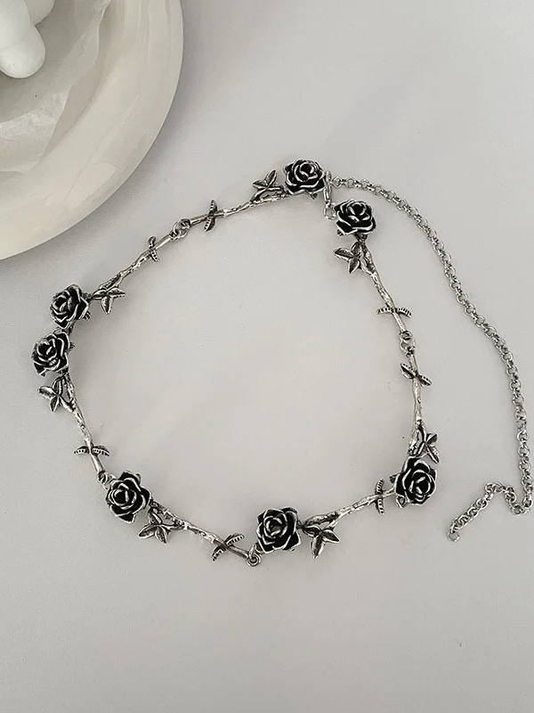 Vintage Rose Design Necklace - Image 5