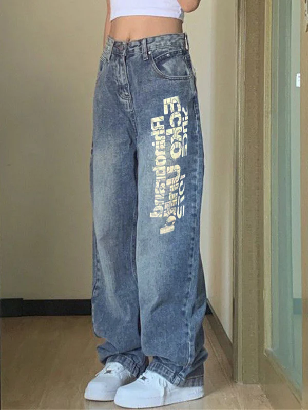 Washed Letter Print High Waist Boyfriend Jeans - Image 10