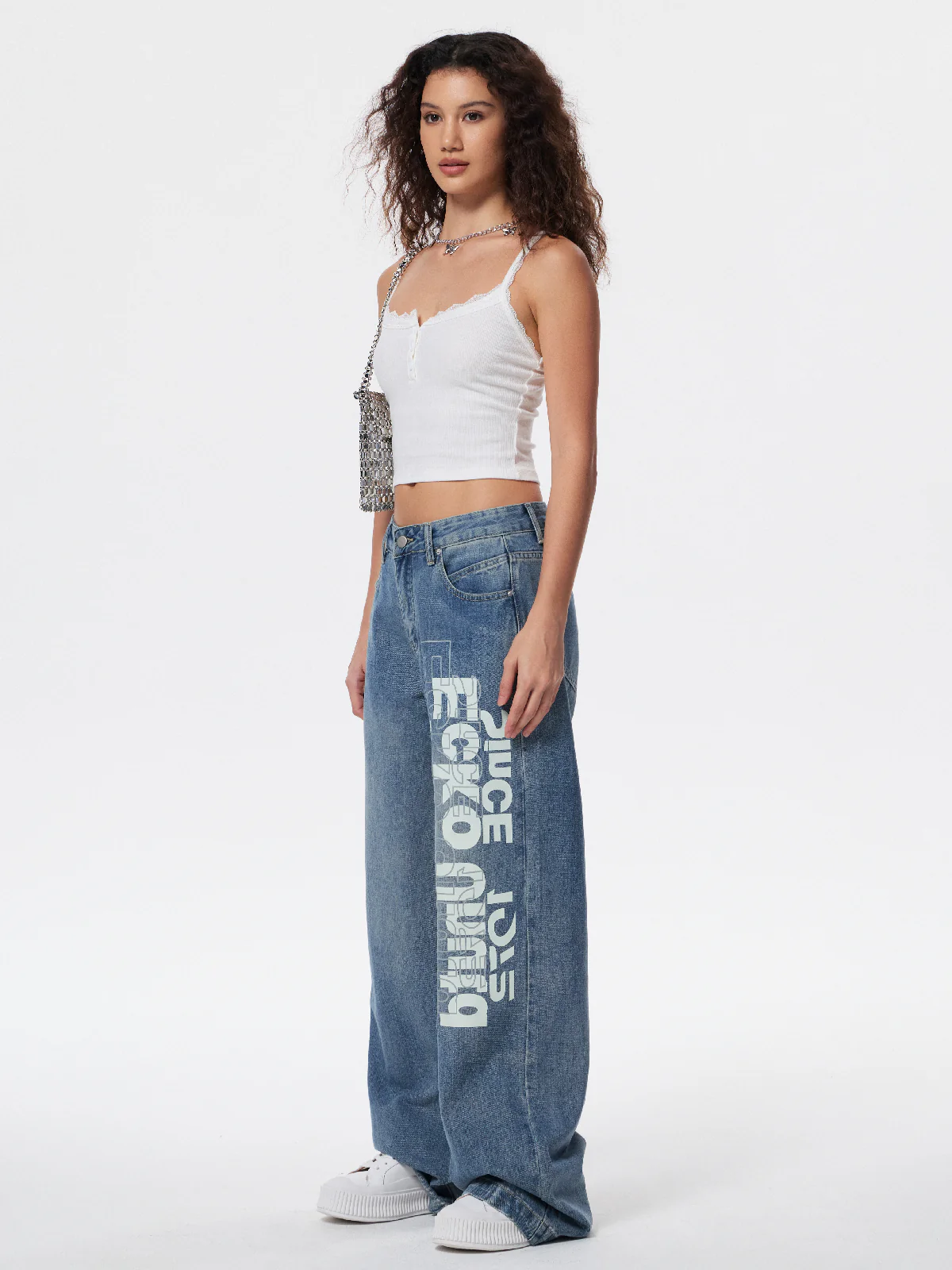 Washed Letter Print High Waist Boyfriend Jeans - Image 4