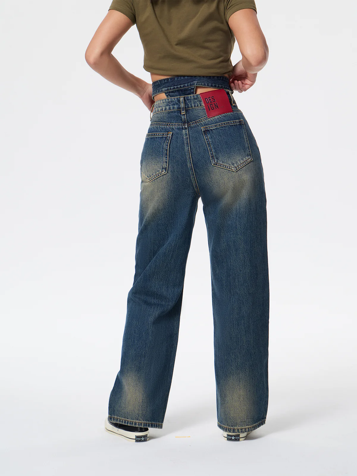 Women's Vintage Pleated Wide Leg Jeans - Image 3
